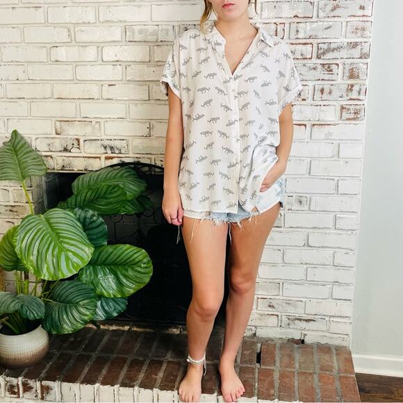 Jane & Delancey White Black Animal Print Short Sleeve Drop Shoulder Button Down - Picture 1 of 6